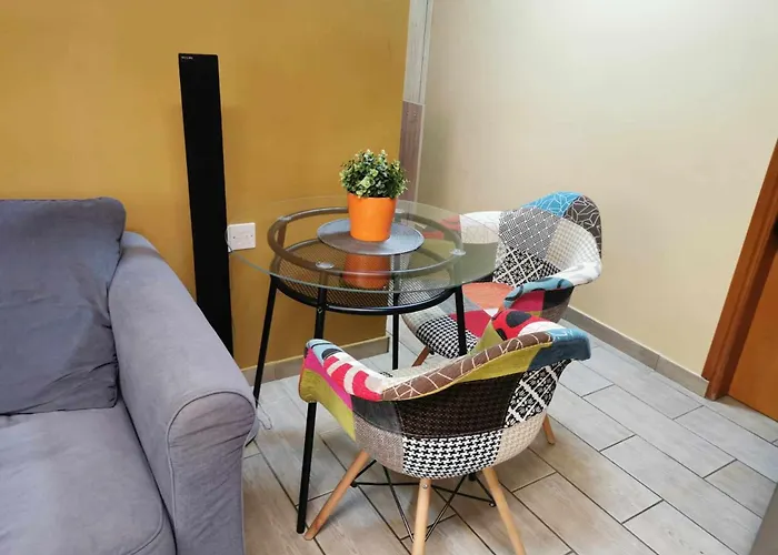 Elegant & Trendy In A Peaceful Area * Lemesos