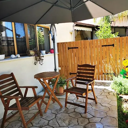 Elegant & Trendy In A Peaceful Area Lejlighed Limassol