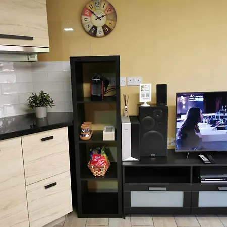 Apartment Elegant & Trendy In A Peaceful Area *