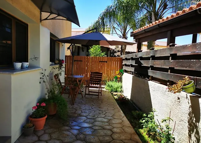 Elegant & Trendy In A Peaceful Area Lägenhet