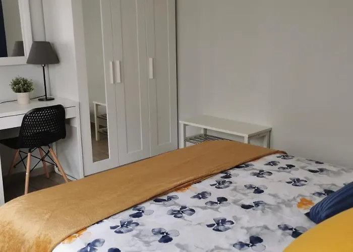 Elegant & Trendy In A Peaceful Area Лимасол