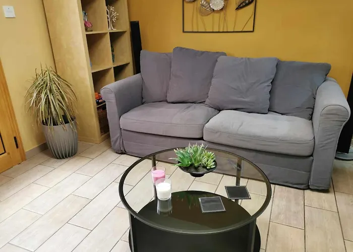 Апартаменты Elegant & Trendy In A Peaceful Area Лимасол